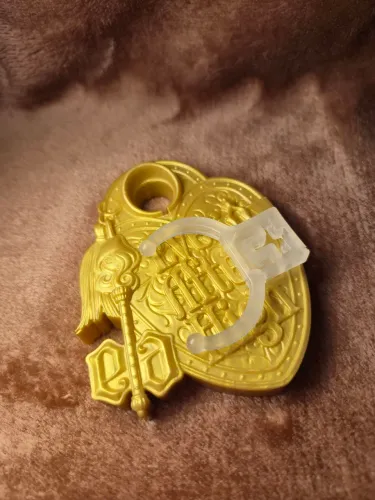 Base Dourada e Garra Masculina de Ever After High