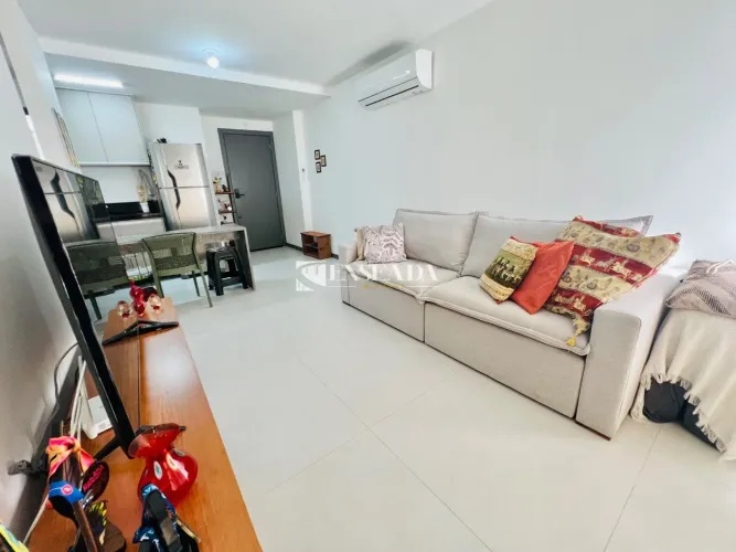 Apartamento à venda em Vitória-ES: 1 quarto, 2 salas, 1 banheiro e 1 vaga de garagem no Ja
