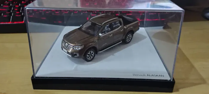 MINIATURA RENAUT ALASKAN