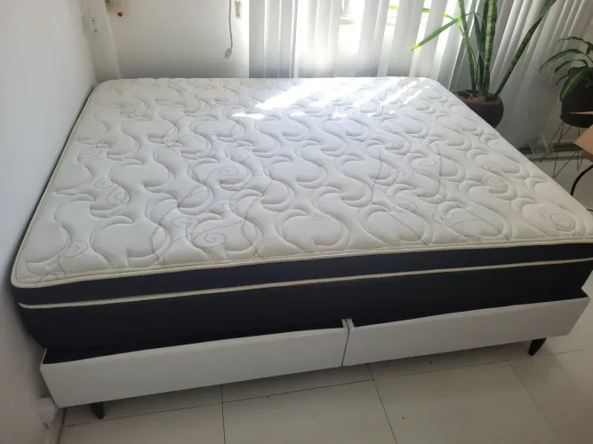 Cama Queen bipartida e colchão queen ortobom Bellona