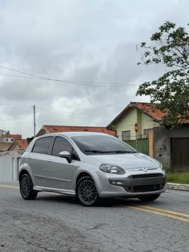 Fiat Punto Sporting 1.8 Flex 8v/16v 5P 2013