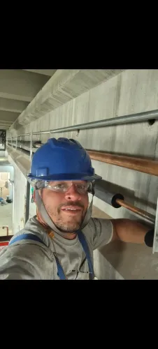 Instalação manutenção e concertos em ar-condicionado split VRF e câmara frigorífica 
