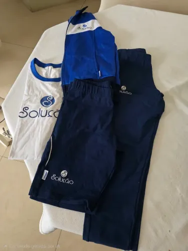 UNIFORME COLÉGIO SOLUÇÃO, SEMI NOVO