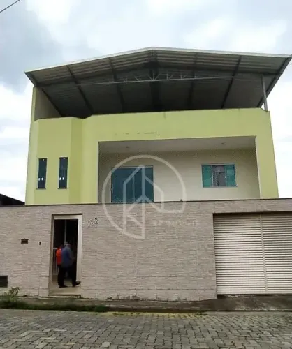 Imóvel para venda possui 120 metros quadrados com 4 quartos em Centro - Rio Pomba - MG