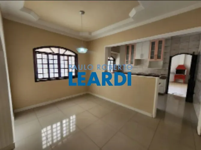 CASA ASSOBRADADA - VILA DO TESOURO - SP