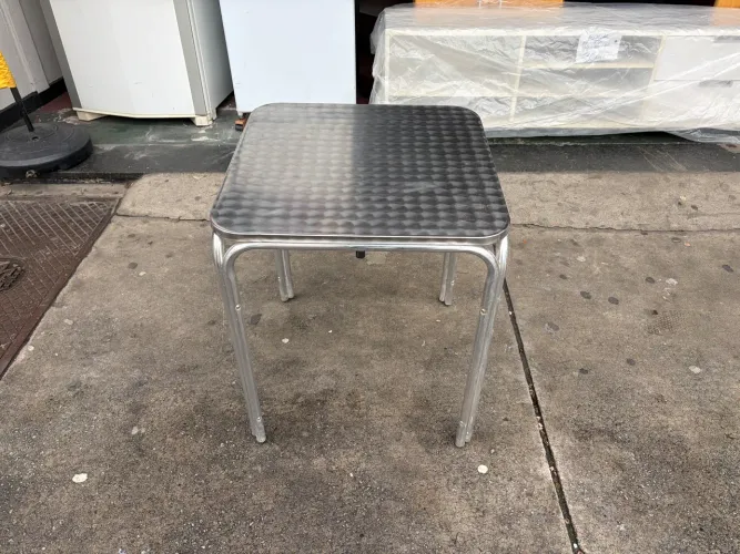 Mesa de aluminio 60x60cm