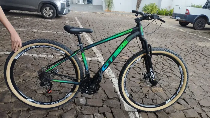 Bicicleta GTS PRO M5 aro 29, aceita ofertas.