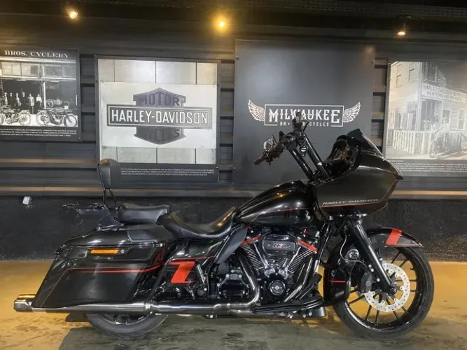 HARLEY-DAVIDSON ROAD GLIDE SPECIAL CVO