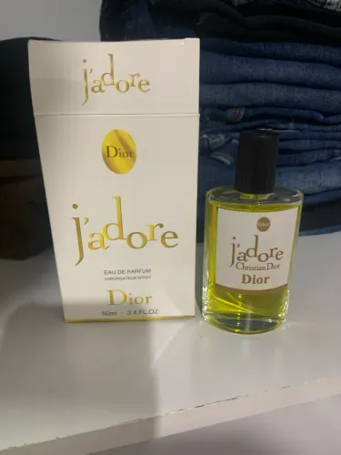 Colônia jadore. 