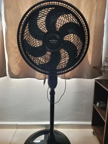 Ventilador de coluna Britânia 