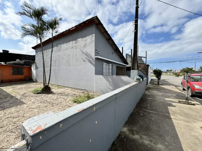 Casa para Venda em Praia Grande, Cidade da Criança, 1 dormitório, 2 banheiros, 6 vagas