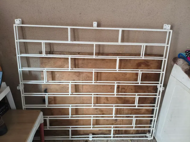 Vendo duas grades tijolinho semi nova pintura epoxi