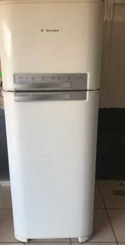 Geladeira Eletrolux funcionando perfeitamente