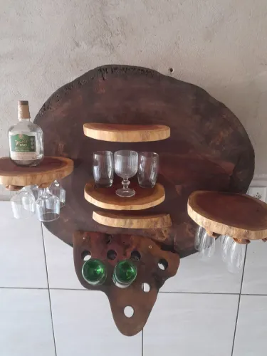 Adega de parede rústica