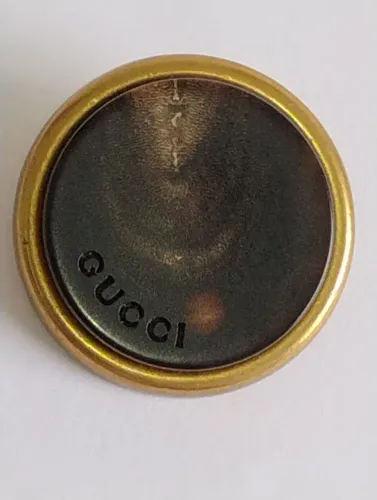 Botão de reposição metal e pedra Gucci Autêntico.