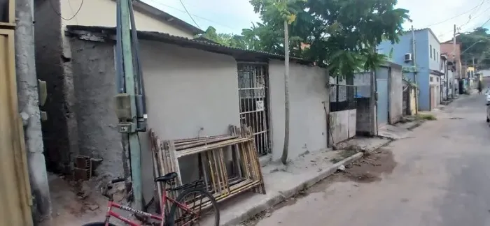 Casa com 2 Quarto(s) e 1 banheiro(s) para Alugar, 40 m² por R$ 733 / Mês