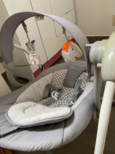 Cadeira de bebê automática 