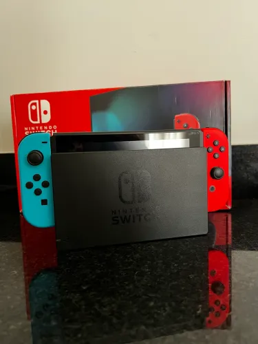 Nintendo Switch 1ª Geração (V1) - usado 2 vezes