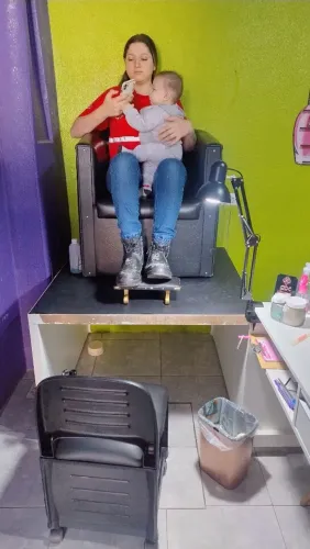 Móvel trono manicure