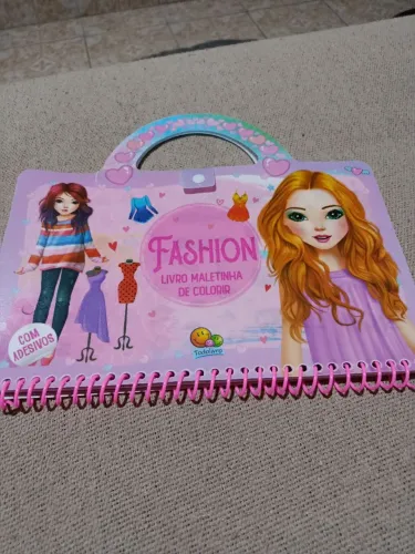Livro maletinha de colorir fashion com adesivos