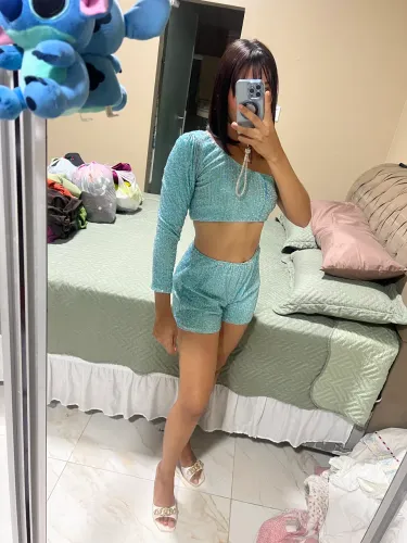 Conjunto brilhoso azul