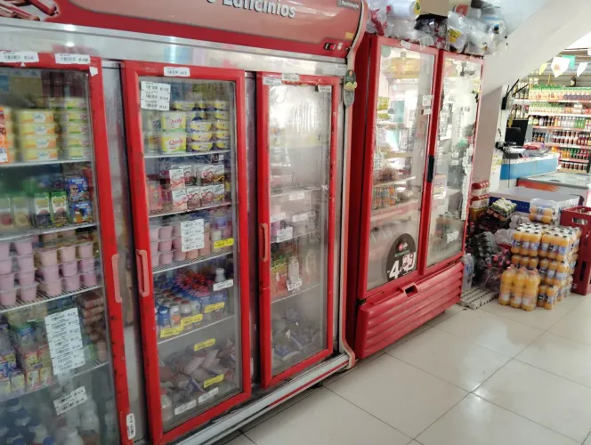 Vende mercadinho e padaria 