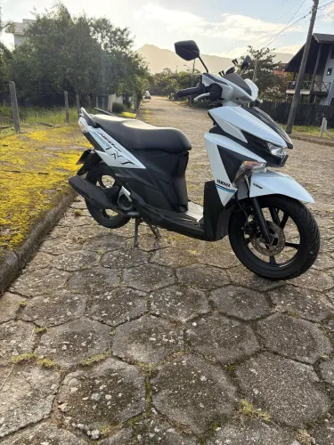 Yamaha Neo 125 branca 2017