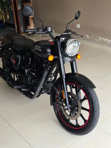 Royal Enfield Classic 350 Dark 2025