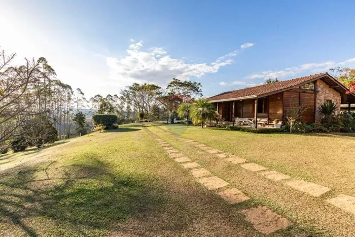 Granja a venda Condomínio Enseada em Juiz de Fora - MG