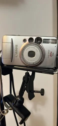 Máquina fotográfica cânon retrô