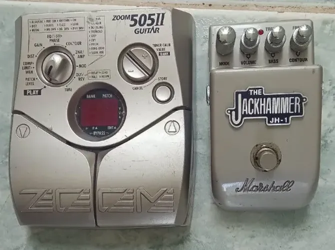 Pedal e pedaleira de guitarra