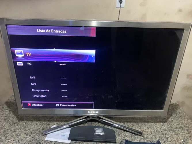 TV Samsung C8000 com defeito.
