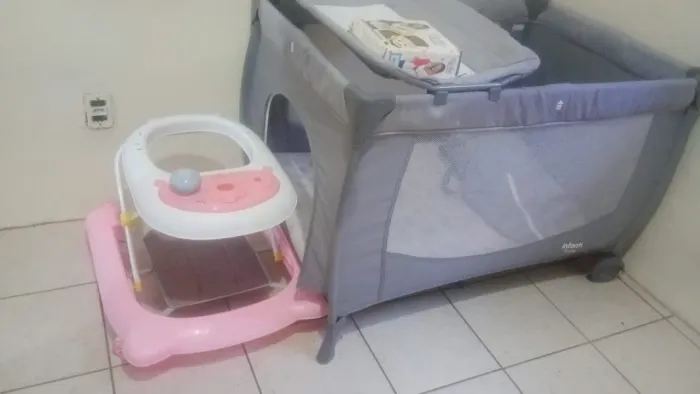 Berço com trocador + andador 