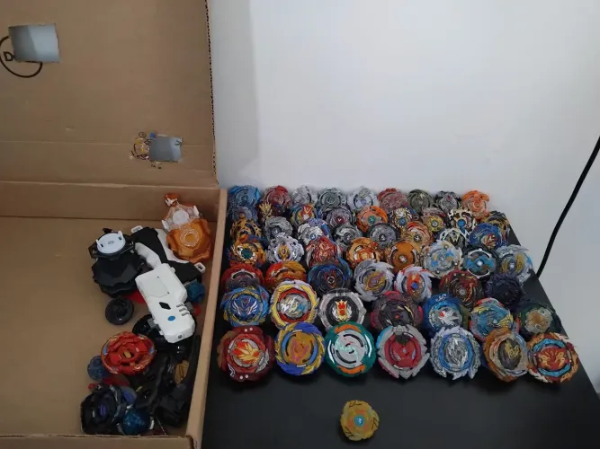 54 Beyblades Takara Tommy, Hasbro, flame ( olhe a descrição)