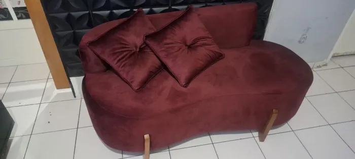 2 SOFÁ CURVO ORGÂNICO VELUDO