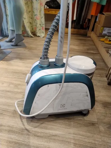 Passadeira a Vapor Electrolux 220 vts