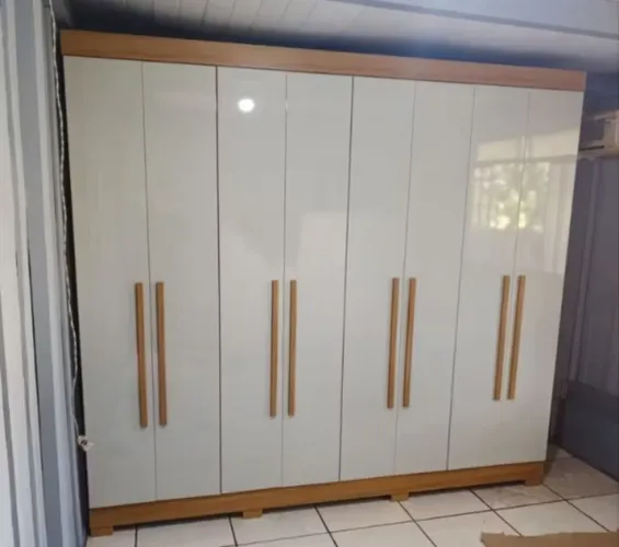 Guarda-roupa CASAL 8 PORTAS e 4 GAVETAS