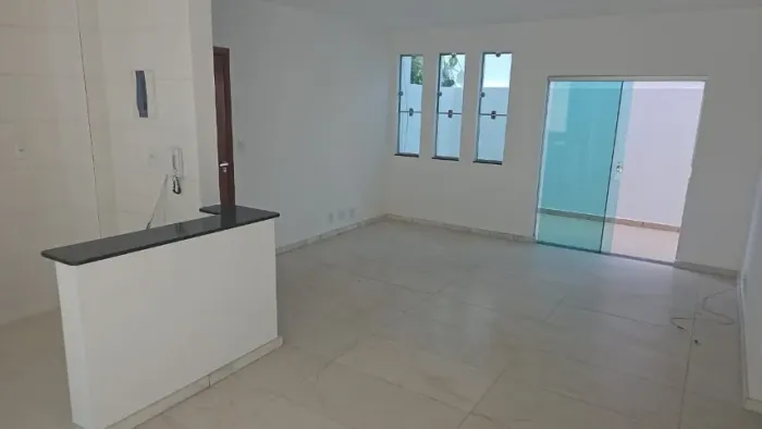 Apto de 3 quartos, com 3 áreas priv, 3 vagas e excelente acabamento - Copacabana BH