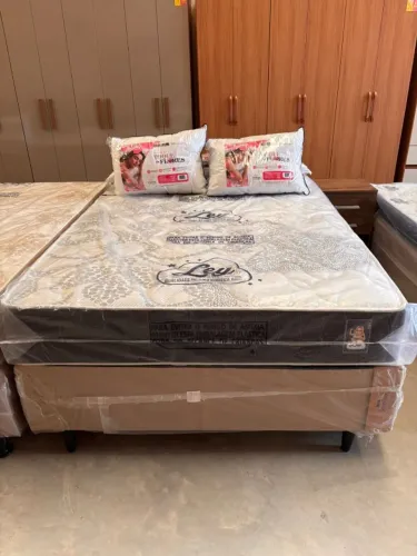Cama Box Casal Colchão Molas Ensacadas 138x188cm branco/Preto Ley