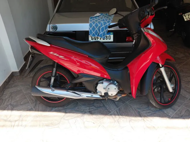 Honda Biz 125. 2022 com apenas 19 mil kms