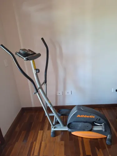 Elíptico / Transport Athletic Advanced 330E