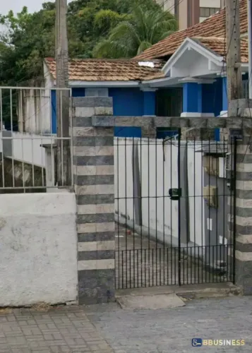Casa de vila à Venda com 2 quartos - Centro, Campos dos Goytacazes, RJ