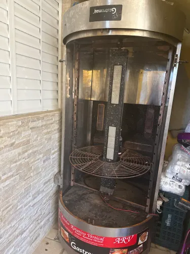 Máquina giratória de assar frango