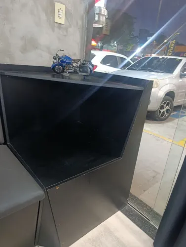 Móvel de canto 
