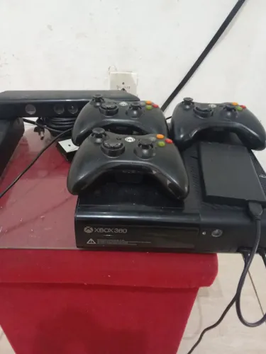 Vendo Xbox 360 slim