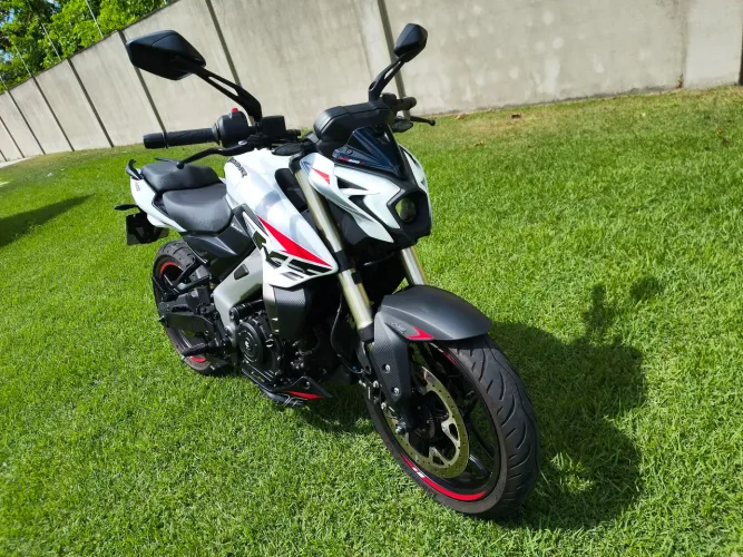 Bajaj NS400z 2026 - Impecável