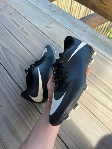 Chuteira Nike Campo Preta , Tamanho 39 , Ótima !