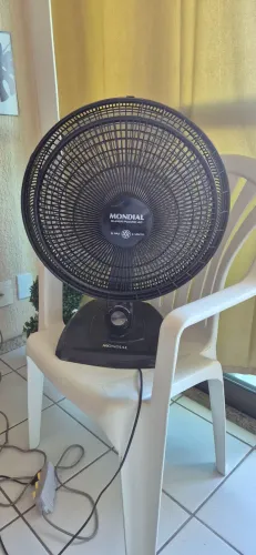 Vendo Ventilador de 40 cm seminovo.