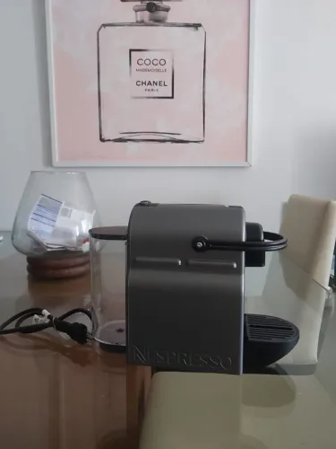 Cafeteira Nespresso Essenza MINI