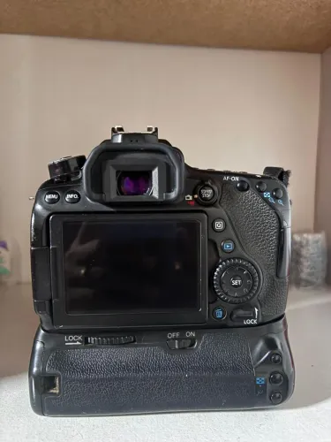Canon Eos 80d Dslr Com Lente 50mm 1.8 Cor Preto